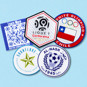 Parches Tejidos de Fútbol Personalizados con Bordado de Flores y Alfabeto, Lona Ecológica para Chaquetas y Mochilas, Servicio OEM para Coser - Product Image 6