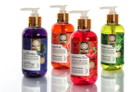 SOLDE 20% de réduction Fournisseur OEM ODM de savon liquide pour les mains à la canneberge blanchissant aux herbes parfumées 200 ml pour peaux sensibles