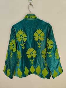 Veste en velours brodée Suzani, faite à la main, verte, style folklorique, manteau ethnique bohème, veste tendance pour femme, veste indienne, grossiste - Product Image 4
