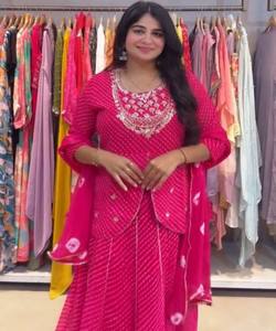 FANTAISIE GEORGETTE BRODERIE CODAGE TRAVAIL AVEC IMPRESSION NUMÉRIQUE TRAVAIL LEHENGA AVEC DUPATTA FESTIVE WEAR PRIX DE GROS VÊTEMENT ETHNIQUE - Product Image 2