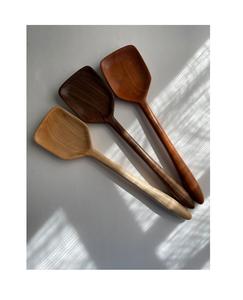 Cuchara de Madera Artesanal de Primera Calidad, Perfecta para Cocinar, Servir y Remover con Estilo en Cocinas Modernas - Product Image 1
