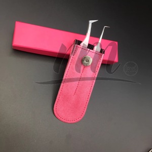 Pinza Profesional RMI para Extensión de Pestañas, Diseño de Corazón en la Parte Posterior, Recubrimiento en Polvo Rosa Oscuro de 90 Grados, Acero Inoxidable - Product Image 2