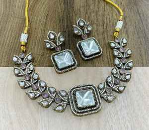 Gargantilla victoriana de latón con circonitas, chapada en oro de 14 quilates, juego de cuentas Pachi con aretes, imitación de perlas, joyería nupcial india - Product Image 4