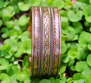 Bracelet élégant en cuivre pur 99.9% avec thérapie magnétique et ajustement réglable personnalisable et avant-gardiste - Product Image 6