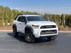 Toyota 4Runner Hybrid Trailhunter 4WD 2025 Usado en Buen Estado - Product Image 3