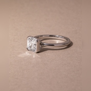 แหวนเพชรทรง Asscher ตัวเรือนเงินสเตอร์ลิง ชุบทอง ขอบเพชรแบบ Bezel สำหรับงานหมั้นและงานแต่งงาน - Product Image 2