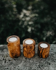 Bougeoir en bois à six colonnes, idéal pour la décoration intérieure, centre de table et éclairage festif, fabriqué à la main en Inde - Product Image 2