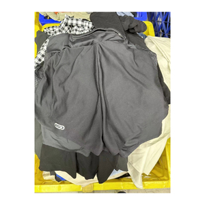 กางเกงขาสั้นฤดูร้อนที่ Pre-owned ในสไตล์สั้นๆเสื้อผ้าที่ใช้ - Product Image 2