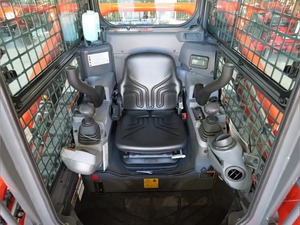 Tracteurs K-u-b-o-t-a SVL65-2HFWC 2026 - Product Image 4