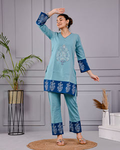 Ensemble coordonné pour femmes imprimé à la main |   Ensemble Kurta et pantalon en coton |   Tenue indienne ethnique pour femmes en deux pièces pour la vente en gros - Product Image 2