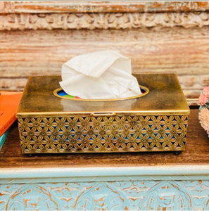 Boîte en métal de couleur vert foncé avec finition marbrée et découpes dorées complexes. Disponible aux prix de gros à la fin. - Product Image 3