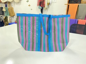 กระเป๋าชายหาดและซูเปอร์มาร์เก็ตสำหรับผู้หญิงใช้ซ้ำได้ผ้าฝ้ายรีไซเคิลพิมพ์ลายตามสั่งจากอินเดีย - Product Image 5