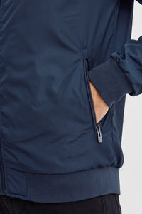 Chaqueta de Poliéster Impermeable Unisex de Alta Calidad con Logotipo Personalizado en la Parte Delantera, Estilo Formal 2026, Corte Entallado - Product Image 3