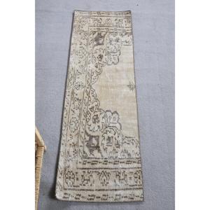 พรมตุรกีขนาด 1.5x4.7 ฟุต พรมวินเทจขนาดเล็ก พรมลายดอกไม้สีเบจ - Product Image 1