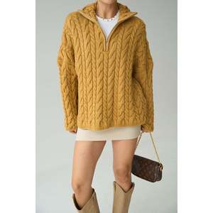 เสื้อสเวตเตอร์ถักลายทอง - Product Image 4