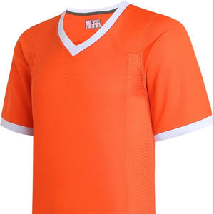 Tradeem Sports OEM Camiseta de Fútbol para Hombre y Uniforme de Manga Corta Transpirable Personalizable con Etiqueta Privada y Desarrollo de Marca - Product Image 1