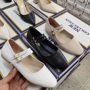 รองเท้าส้นเตี้ยแบบคลาสสิกสำหรับผู้หญิง ประดับด้วยกลิตเตอร์  ส้นสูง 1 ซม. ไซส์ 36-40 ผลิตในตุรกี - Product Image 1