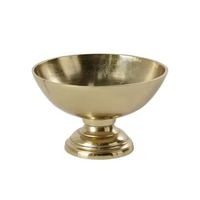 Koninklijke Stijl Gouden Voetstuk Decoratieve Kom Met Glanzend Afgewerkt, Perfect Voor Feestelijke Arrangementen En Stijlvol Interieur