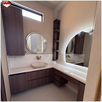 Dalle de marbre blanc Eurasia avec veines grises pour îlot de cuisine, comptoir, meuble-lavabo de salle de bain et ensemble de table à manger blanche avec plateau en marbre