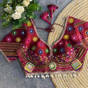 Blusa confeccionada de seda italiana pesada de primera calidad con espejo múltiple real y estilo Kolkata de trabajo manual perfecto para la colección navratri - Product Image 1