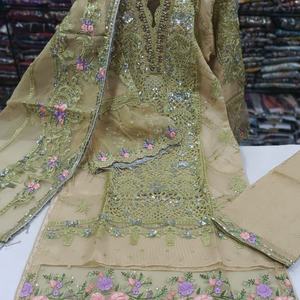 Vestido indio/paquistaní de 3 piezas, producto en oferta, 2022 - Product Image 1