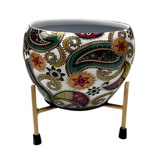 Jardinière en métal imprimé au design classique avec support en or, pot de fleurs décoratif d'intérieur pour le salon, le bureau, le jardin et la décoration d'hôtel - Product Image 6