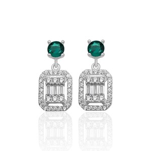Pendientes de plata de ley 925 con circonita baguette, recién llegados de Turquía. - Product Image 2