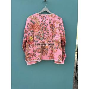 Hermosa Chaqueta de algodón acolchada hecha a mano para mujer, abrigo de invierno con bordado Suzani corto para mujer, tela vaquera con patrón Floral - Product Image 2