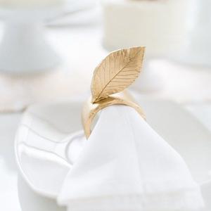 Anillo de Servilleta de Metal Dorado Hecho a Mano de Moda, Diseño Abstracto Plegado, Accesorio de Mesa de Lujo para Comedor, Bodas, Hotel, Restaurante - Product Image 2