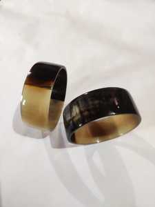 Brazalete de cuerno natural hecho a mano de alta calidad Brazalete de cuerno natural hecho a mano elegante para un aspecto elegante - Product Image 5