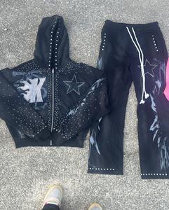 Conjunto Deportivo Personalizado con Apliques, Logotipo Serigrafiado, Felpa Francesa 100% Algodón, Cremallera con Pedrería, Pantalones con Cordón, Estilo Acid Wish - Product Image 3