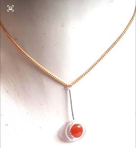 Collier de pierres précieuses en cornaline vintage élégant, lunette plaquée or et argent sertie d'une chaîne courte pour les anniversaires de mariage - Product Image 1