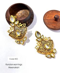 Boucles d'oreilles Kundan de mariée de qualité d'exportation avec Meenakari exquis et perle de travail bijoux intemporels pour les mariages et les looks festifs - Product Image 4