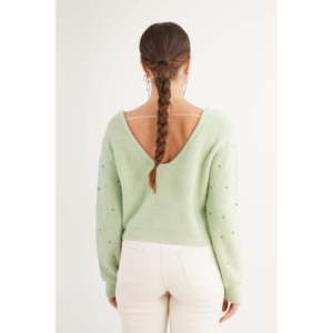 Pull décontracté vert brodé rose sans dos pour la vente en gros - Product Image 1