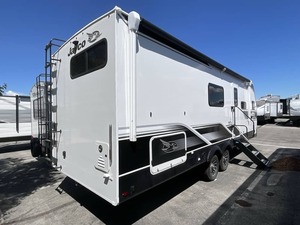 Nueva caravana Jayco E-a-g-l-e H-t 265FKDS 2026 en venta para camping y viajes - Product Image 4