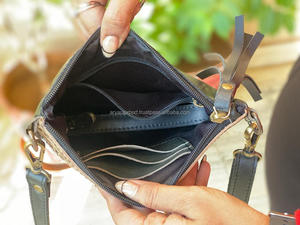 Nouvel arrivage de sacs à main élégants en cuir de vachette à motifs occidentaux, avec pompon en cuir repoussé à la main, sac à bandoulière à cacher - Product Image 6