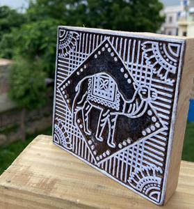 Bloque de Impresión de Madera de Camello Tallado a Mano |   Bloque de Motivos Animales Tradicionales de la India para Impresión Textil - Product Image 3