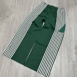 Pantalones de chándal de punto recto verde personalizados para hombre con rayas de pierna ancha Pantalón de chándal de lona de estilo informal - Product Image 2