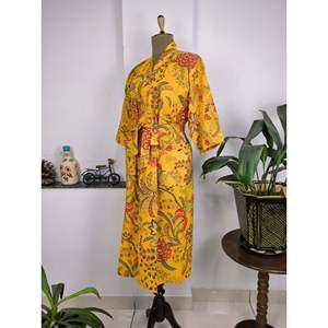 Kimono Indio Bohemio de Algodón Puro, Vestido de Verano Estampado a Mano con Diseño Floral en Amarillo, Verde y Rojo, Ideal como Traje de Baño - Product Image 3