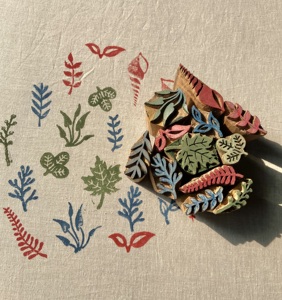 Ensemble de tampons en bois botanique faits à la main |   Tampons de sérigraphie à motifs floraux et feuilles pour tissu, papier, estampage à la main - Product Image 2