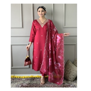 Merveilleux pantalon Kurti en tissu Viscose Chanderi de conception élégante avec Dupatta simple en travail brodé pour les vêtements pour femmes - Product Image 1