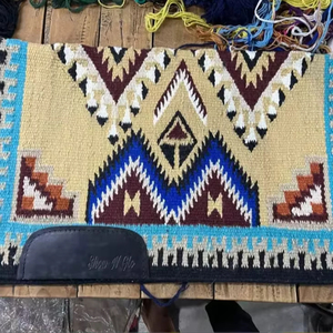 Nouvelle-zélande fait à la main en laine couverture de selle Ranch Pad Western Show Horse Top laine tapis de selle en différentes tailles disponibles à la vente - Product Image 3