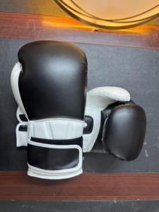 ถุงมือชกมวยแบบหนังสำหรับฝึกชกมวย MMA มวยไทยและฟิตเนสถุงมือฝึกแบบเจาะโลโก้ตามสั่ง - Product Image 3