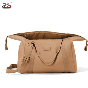 2025 Bolsa de gimnasio Logotipo personalizado Precio al por mayor Bolsa de viaje impermeable Ligero de Pakistán - Product Image 4