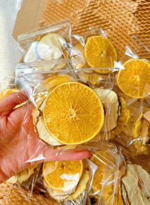 Cubes de fruits de luxe assortis aux agrumes et aux baies tropicaux, lyophilisés et sans sucre, fabriqués au Vietnam, thé amical - Product Image 3