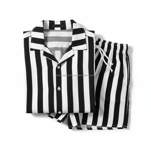 ชุดเซ็ตเสื้อผ้าผู้ชายลายทางสีดำขาวแบบ OEM สั่งทำพิเศษ - ชุดฤดูร้อน 2 ชิ้น - Product Image 6