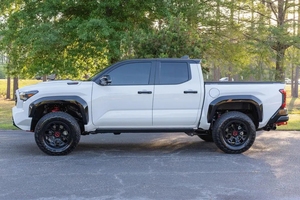 Toyota Tacoma TRD Pro 2025, Doble Cabina, 4x4 - Product Image 3