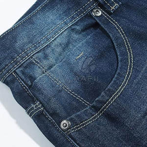 กางเกงยีนส์ทรงแบ็กกี้ใส่สบายทุกวัน ตัดเย็บด้วยผ้าคุณภาพดี ทนทาน ทรงแบ็กกี้ทันสมัย - Product Image 4