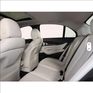 Mercedes-Benz E350 Clase C Sedán Usado en Excelentes Condiciones - Product Image 2