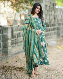Vente en gros de costume Anarkali à fleurs vert de luxe rayé Dupatta vêtements ethniques indiens d'hiver de haute qualité de style Bollywood pour - Product Image 1